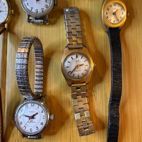 Vintage Timex 11-Piece Watch Lot - Not Running main image 6
